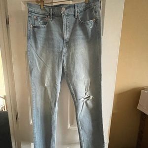 Never worn Gap cigarette hi rise jeans
